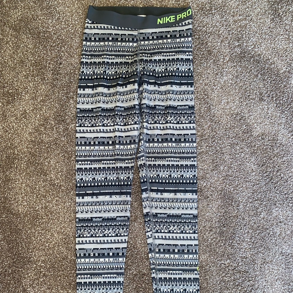 Nike Pro athletic leggings